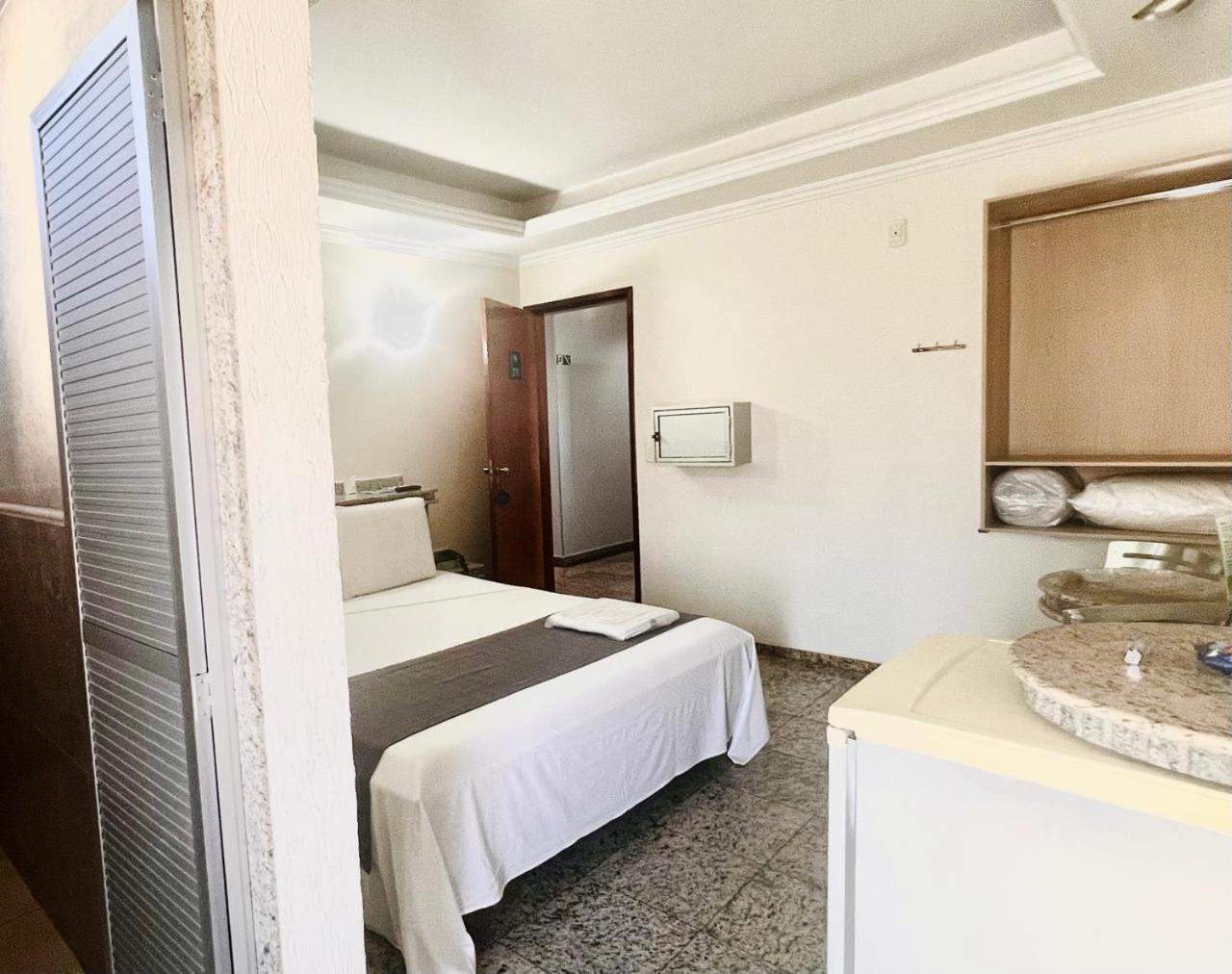Hotel Buriti Stop (Adults Only) 戈亚尼亚 外观 照片